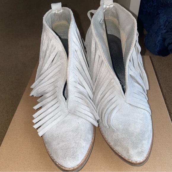 Cowgirl Ankle Boot! - Picture 2 of 4